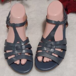 Naturalizer sandal shoes for women size 9